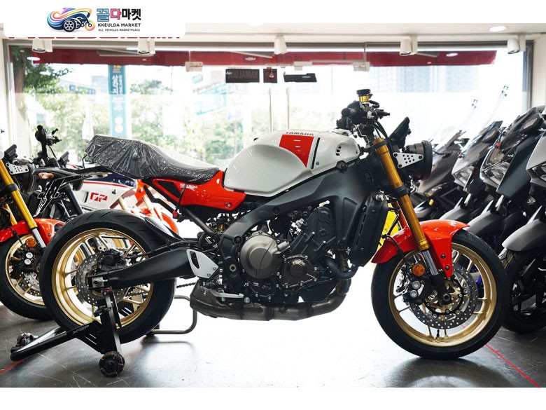 야마하 XSR 900 2025년식 [야마하 용산점 모터맥스] 최강 XSR 성지 / 취등록세 지원 / 24개월 무이자 / 60개월 초장기 할부