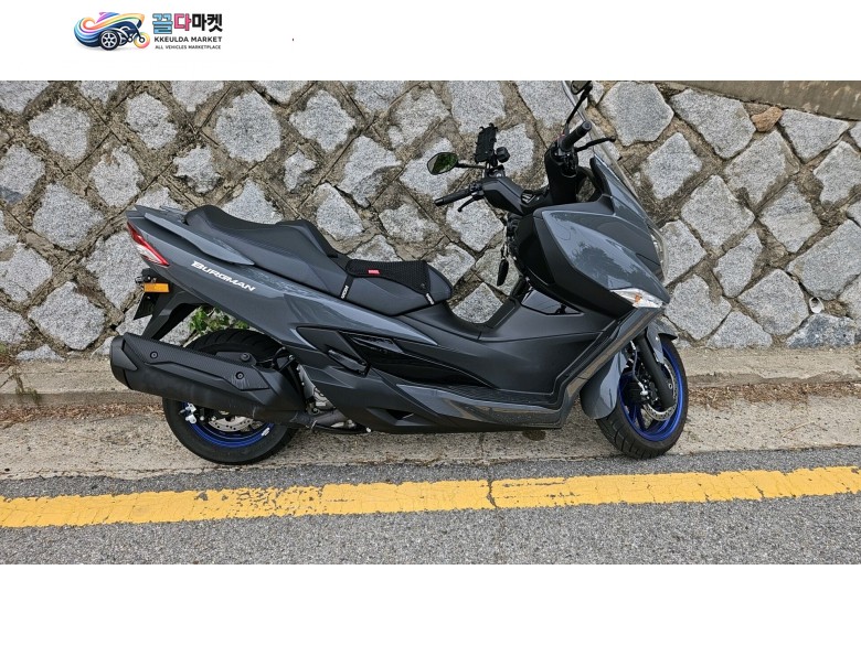 스즈끼 버그만 400 ABS 2023년식 스즈키 버그만400 23년식