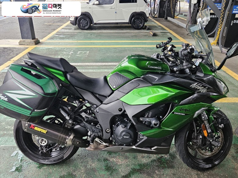 가와사키 닌자 1000 SX ABS 2020년식 가와사키 닌자1000 SX ABS 팝니다.