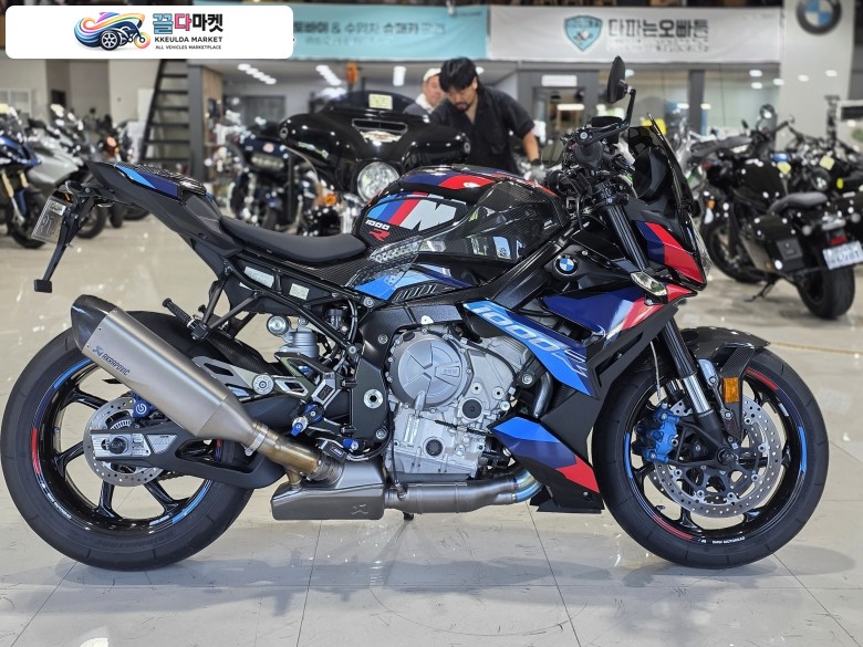 BMW M 1000 R 2023년식 다파는 오빠들 BMW M1000R 컴페티션 최상위 모델 입니다~ 매입 위탁 할부 카드 리스 대차까지 모두 가능하십니다^^