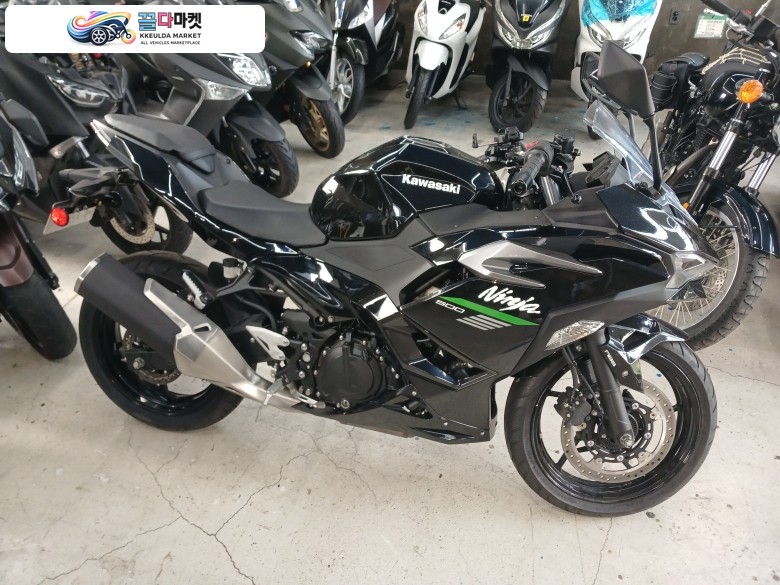 가와사키 닌자 500 R 2024년식 [위탁판매]24년식 닌자500 3202km 저렴하게 판매합니다!