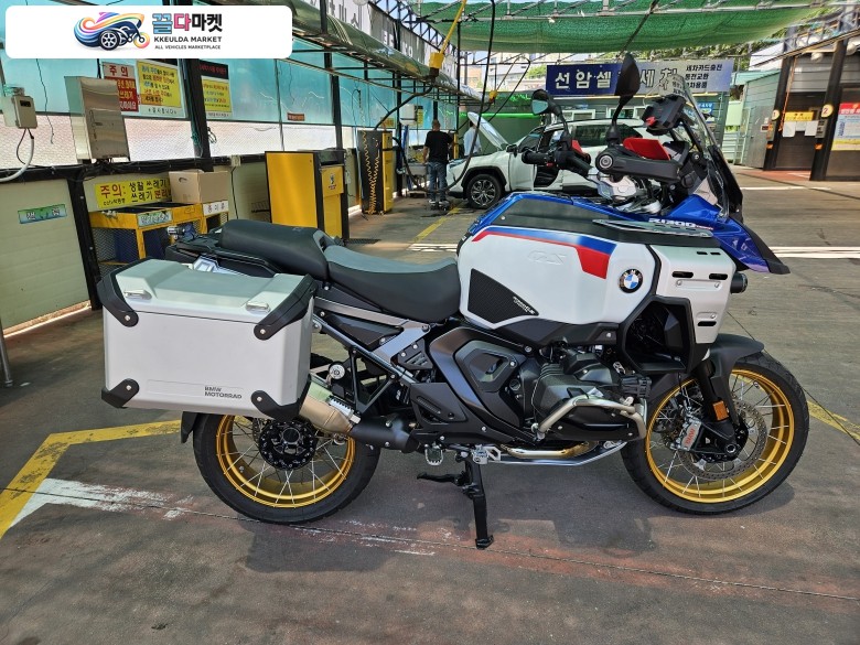 BMW R 1300 GS 어드벤쳐 2025년식 BMW R1300GS ADV 555키로 무사고 무꿍 레무스 구변완료판매합니다