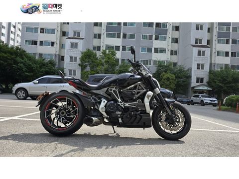 두카티 X 디아벨 S 2017년식 판매합니다