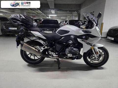 BMW R 1250 RS 2024년식 BMW R1250RS/24년11월/6000Km/아크라포빅 구변(소음기X)/리스승계/현금