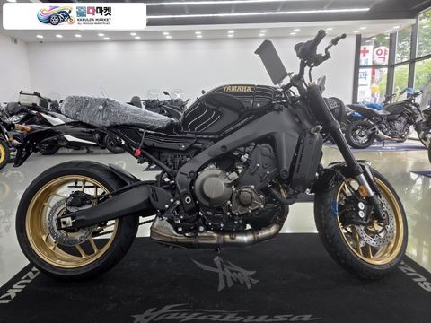 야마하 XSR 900 2025년식 -진주신평오토바이-  -야마하 XSR900 (ABS)-  - 2025년식 신차-  - 검정-