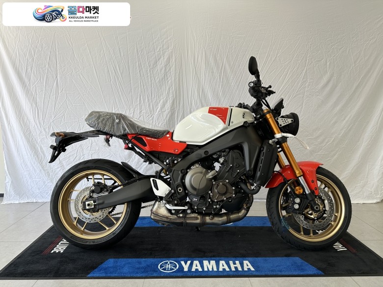 야마하 XSR 900 2025년식 안녕하세요 야마하 4S 딜러 천안점 모토프로 입니다. 2025 신형 XSR 900 신차 판매합니다