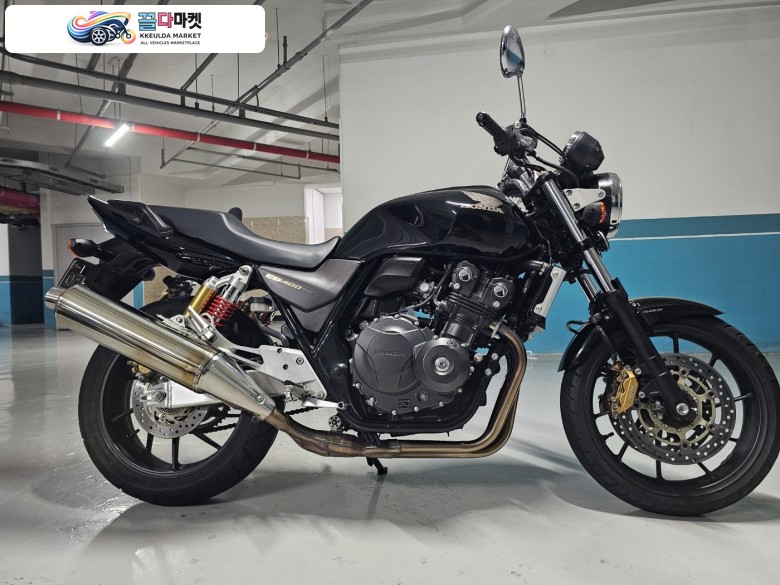 혼다 CB 400 REVO 2014년식 혼다 CB400REVO 민트급 짧은주행거리 소장차량