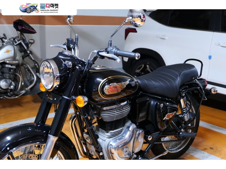 로얄엔필드 불렛 350 2024년식 로얄엔필드 뷸렛350 18xx 판배합니다.