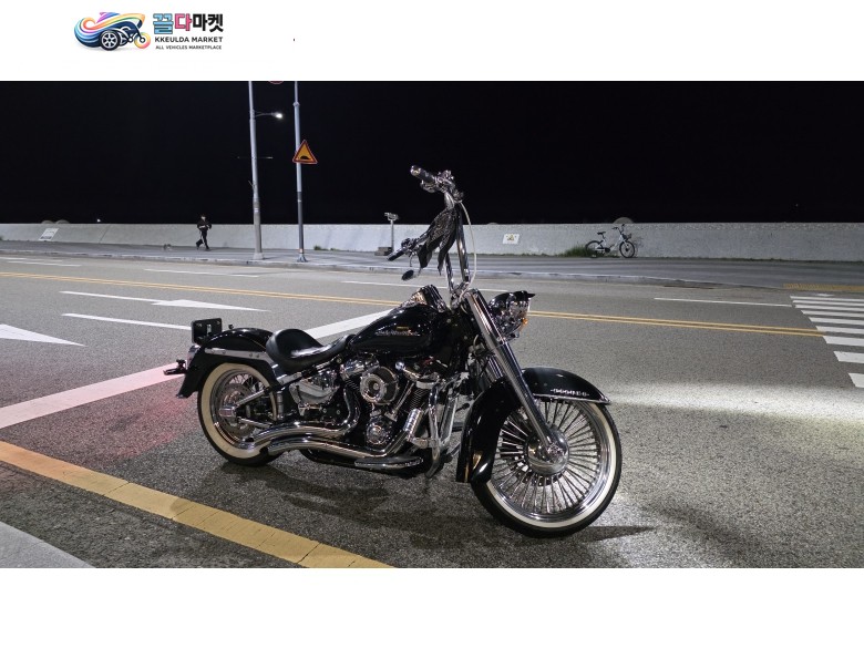 할리데이비슨 소프테일 디럭스 2019년식 할리데이비슨 소프테일디럭스107 풀크롬