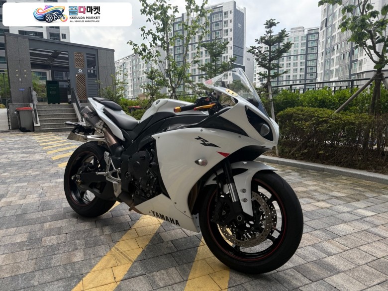 야마하 YZF R1 2010년식 빅뱅 알원팝니다