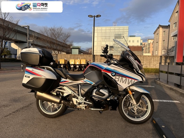BMW R 1250 RT 2019년식 BMW R1250RT 2019년식 판매 및 대차 해 봅니다.