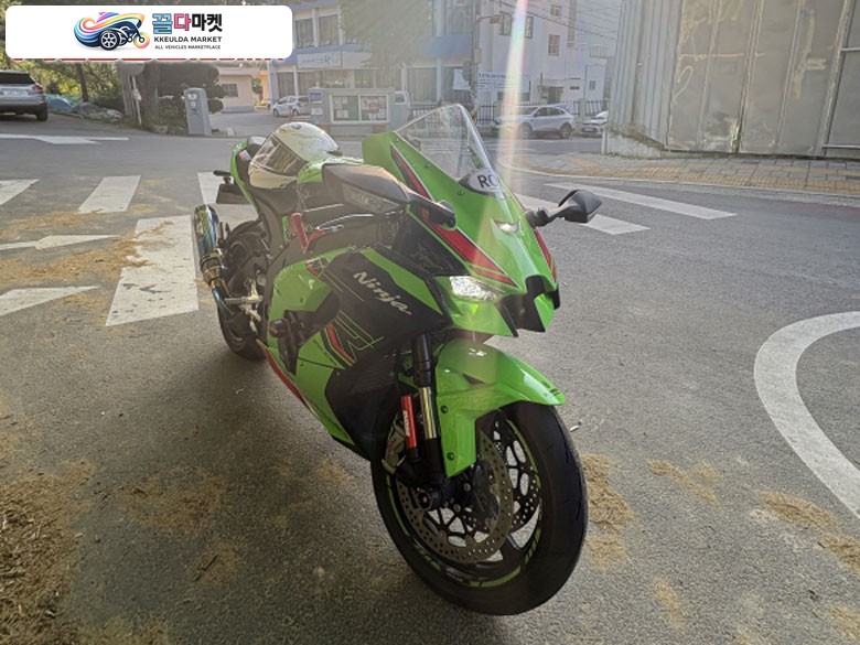가와사키 닌자 10 R 2023년식 가와사키 ZX10R 23년 6100km