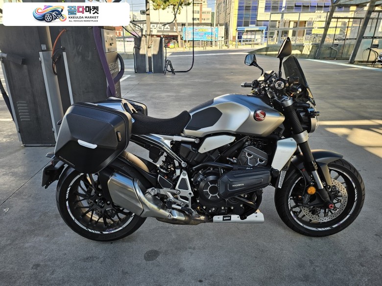 혼다 CB 1000 R 2022년식 신형CB1000R노멀실버 22년식