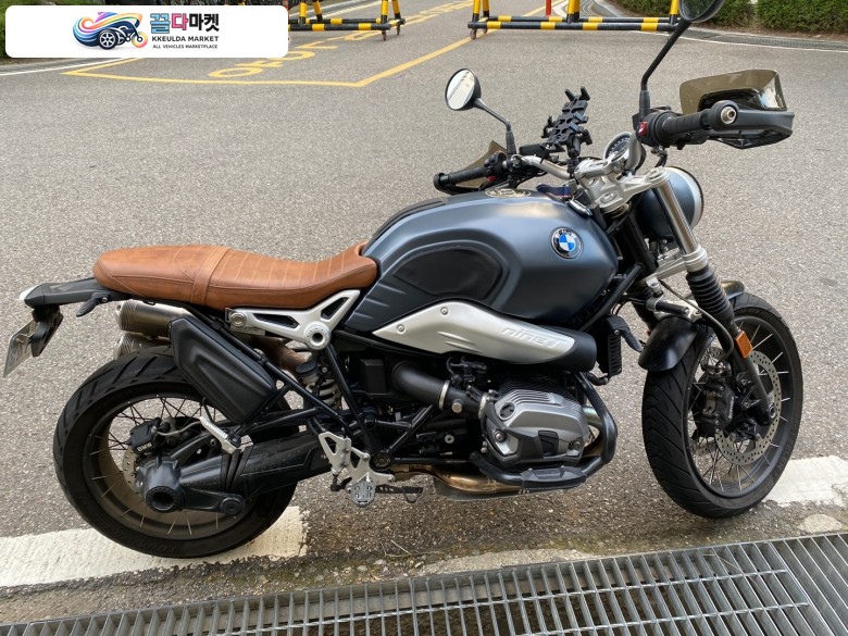 BMW R 나인 T 스크램블러 2019년식 BMW R nine T 알나인티 스크램블러