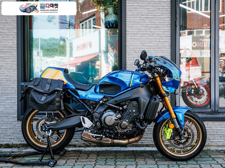 야마하 XSR 900 2023년식 24년 6월 출고 무사고 1860Km 주행 XSR900 기본 옵션 모두 장착 완료!