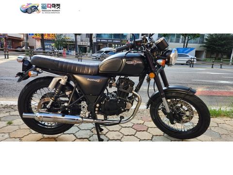 엘로이 팬텀 125 S 2020년식 엘로이 펜텀125 소장용 상태A급 저렴하게분양합니다.