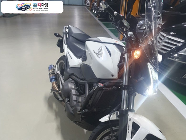 혼다 NC 750 X DCT 2016년식 혼다 nc750s dct 입니다