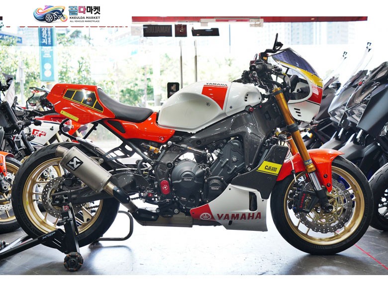 야마하 XSR 900 2022년식 국내 최고 풀옵션 야마하 XSR900 / 올린즈 / 브렘보 / 아크라포빅 / 풀카본