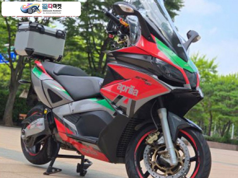 아프릴리아 SRV 850 2016년식 아프릴리아 SRV860 스쿠터 끝판왕
