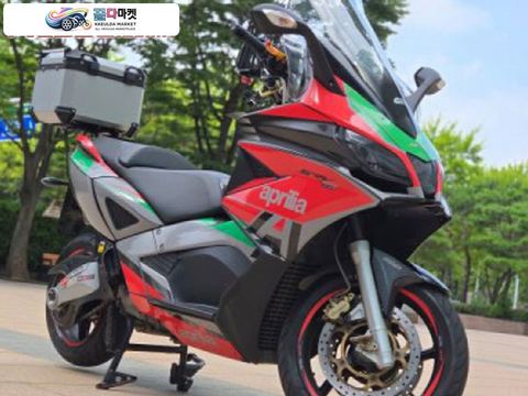 아프릴리아 SRV 850 2016년식 아프릴리아 SRV860 스쿠터 끝판왕