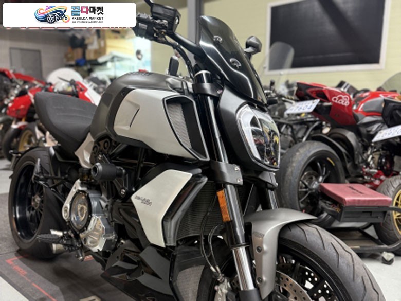 두카티 디아벨 1260 2020년식 DUCATI - Diavel 1260 관리 잘 된 자량 판매 합니다.