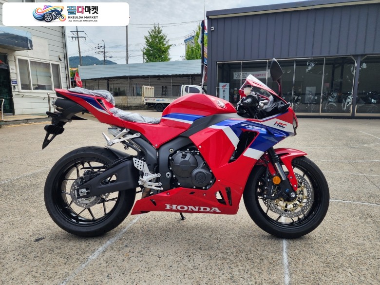 혼다 CBR 600 RR 2025년식 [신차] HONDA 혼다 CBR600RR 써킷 주행까지 미들급 슈퍼스포츠