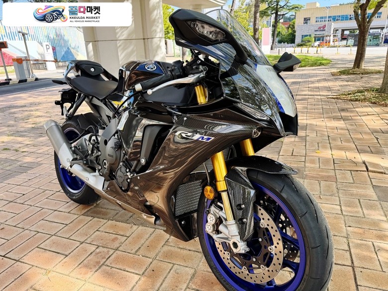 야마하 YZF R1 M 2022년식 야마하 R1M 신차급 판매합니다.2021년식