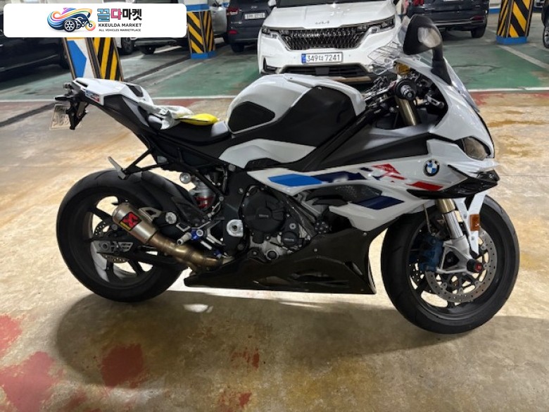 BMW S 1000 RR 2023년식 2023 s1000rr m팩 판매합니다. 대리작성