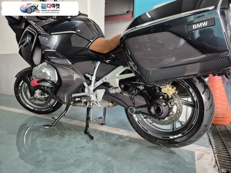 BMW R 1250 RT 2023년식 R1250RT 719 옵션 판매 합니다
