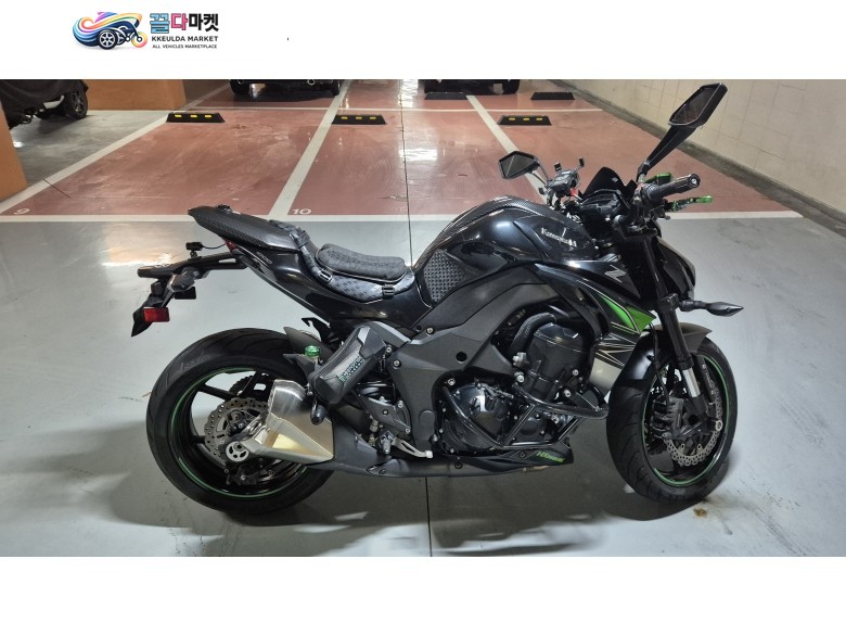 가와사키 Z 1000 R ABS 2017년식 가와사키 지천. z1000 ABS17년식. 최상급 상태입니다.