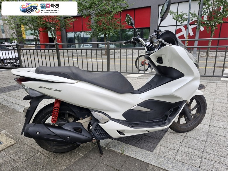 혼다 PCX 125 FI 2018년식 ▶▷드라이브애드/DC-033/ 혼다 / PCX /18년식/ 3.2만km(메다 교체) /중고 오토바이 판매◁◀