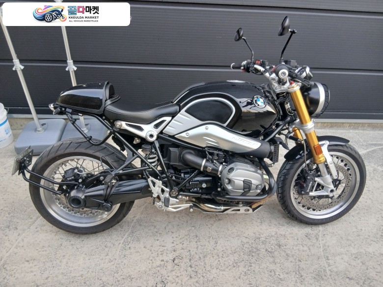 BMW R 나인 T 2017년식 2017년식 알나인티 키네오휠 sc프로젝트 머플러 등등 커스텀된 바이크 팝니다