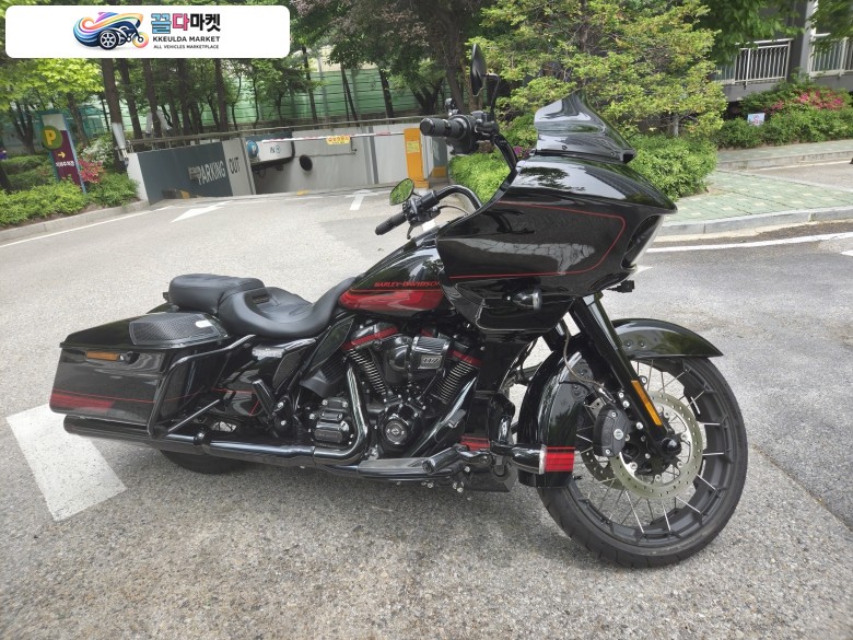할리데이비슨 CVO 로드 글라이드 2021년식 700Km 신차급  CVO 로드글라이더
