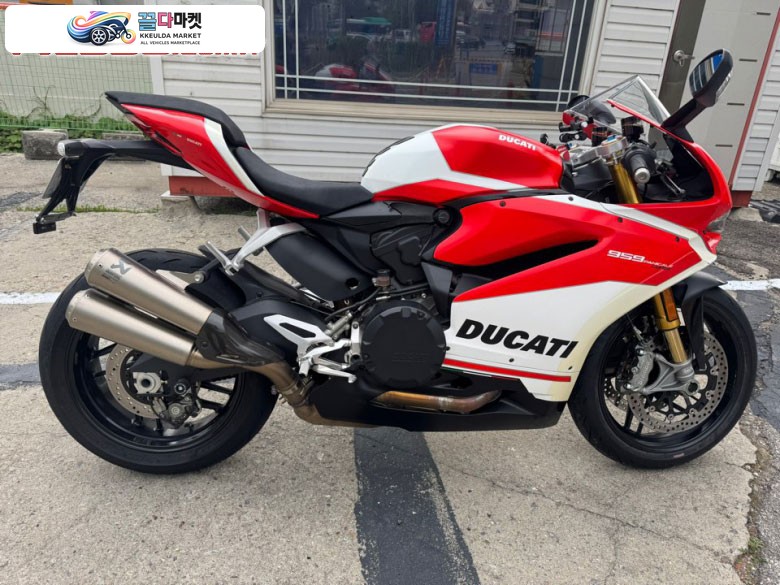 두카티 959 파니갈레 CORSE 2019년식 2019년 1대차주 깔끔한 959파니갈레 코르세 판매합니다.