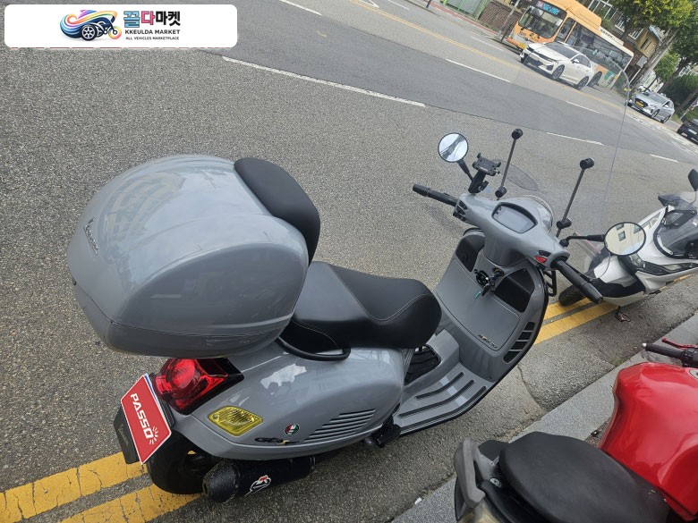 베스파 GTS 300 슈퍼테크 2021년식 21년식 베스파 슈퍼테크 팝니다.