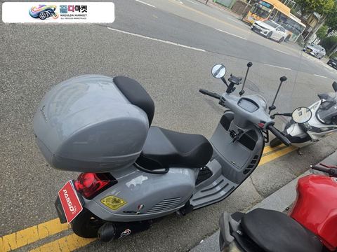 베스파 GTS 300 슈퍼테크 2021년식 21년식 베스파 슈퍼테크 팝니다.