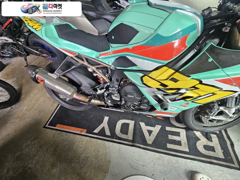 BMW S 1000 RR 2022년식 s1000rr 레이스팩 22년식 판매합니다.