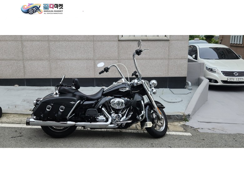 할리데이비슨 로드킹 커스텀 2014년식 할리 데이비슨  로드킹14년식  4800km  팝니다