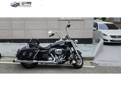 할리데이비슨 로드킹 커스텀 2014년식 할리 데이비슨  로드킹14년식  4800km  팝니다