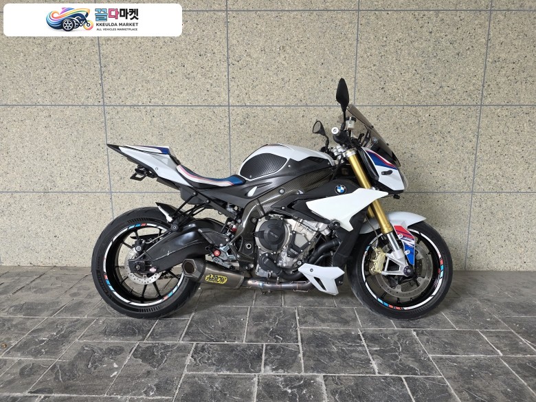 BMW S 1000 R 2018년식 (사용검사완료) 2018 BMW S1000R (풀배기) 스페셜 컬러 판매합니다.