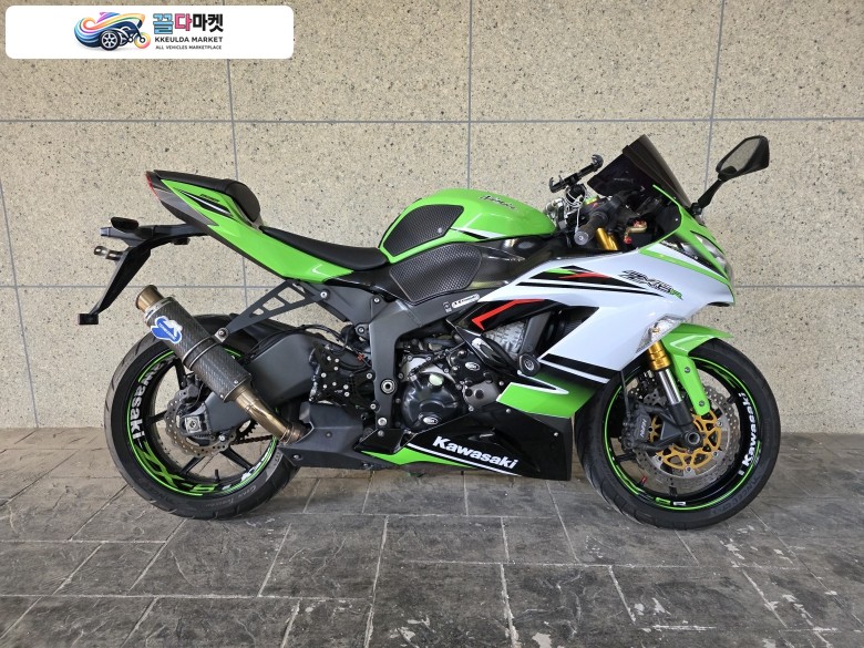 가와사키 닌자 6 R 2015년식 2015년식 가와사키 ZX-6R 판매합니다.