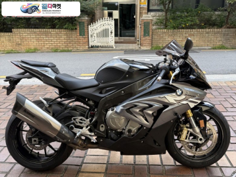 BMW S 1000 RR 2018년식 BMW S1000RR 아크라포빅 구변완료 팝니다