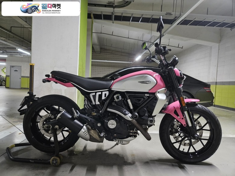 두카티 스크램블러 아이콘 2023년식 2023 두카티 스크램블러 아이콘 2G 13400km