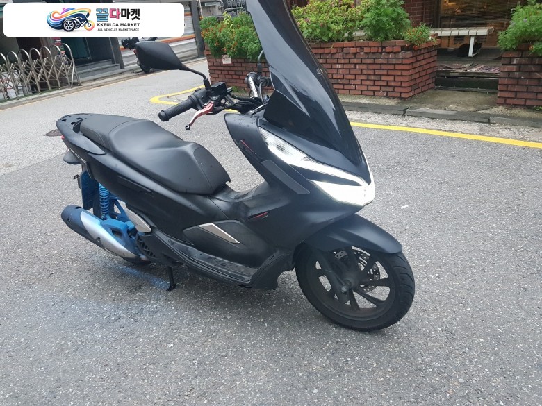 혼다 PCX 125 FI 2018년식 엔진 좋고 부드럽게 잘 나가는 오토바이 판매 해요