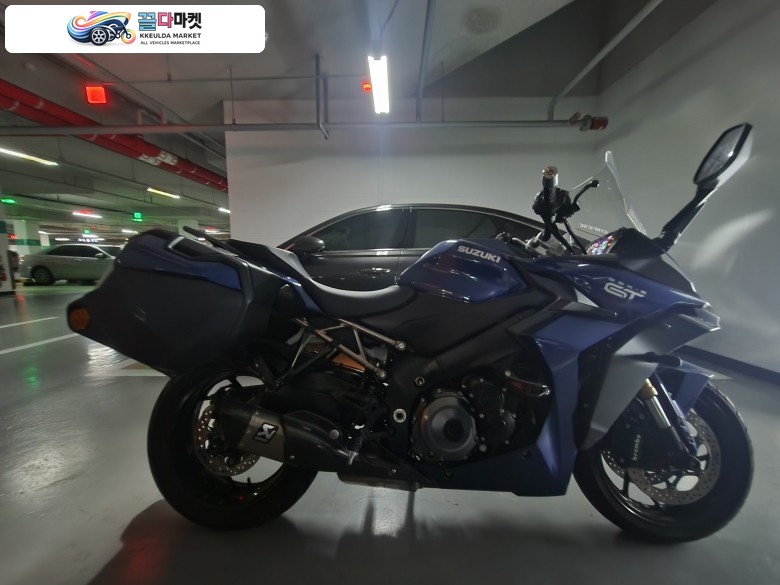 스즈끼 GSX S 1000 GT 2022년식 스즈키 GSX-S1000GT 급매합니다.