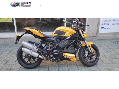 두카티 스트리트파이터 848 2013년식 도로위의 말벌