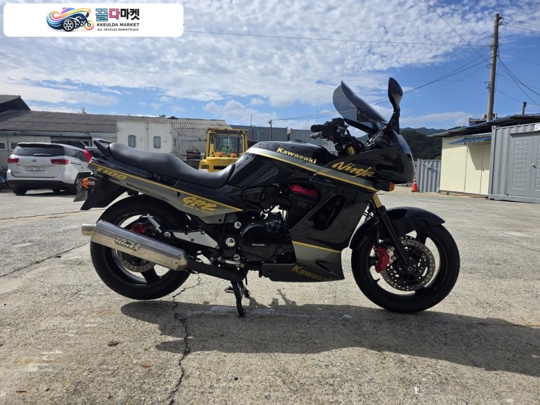 가와사키 GPZ 1100 1998년식 GPZ1100 판매합니다.