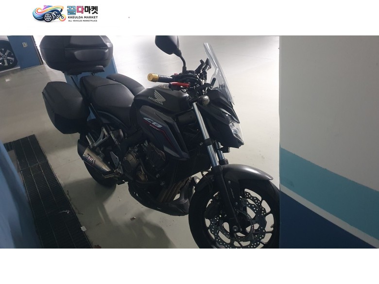 혼다 CB 650 F 2018년식 짧은키로수 . 배기구변완료