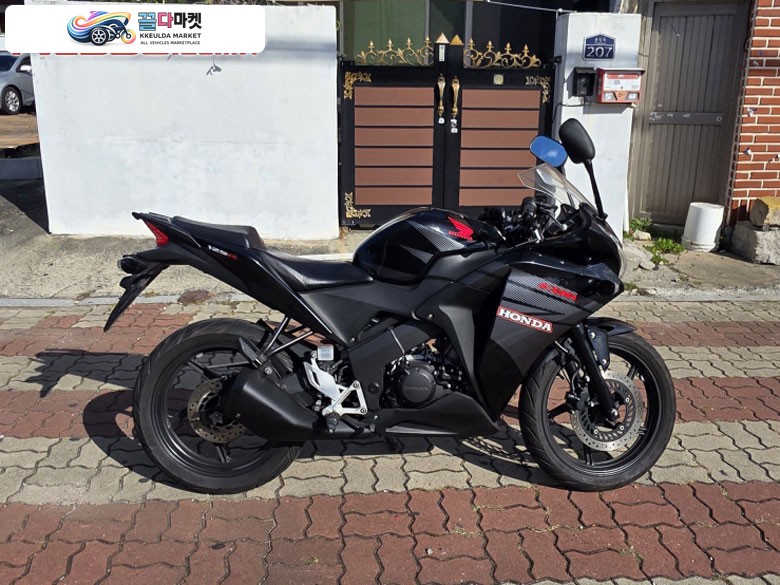 혼다 CBR 125 R 2017년식 혼다 17년식 cbr125r 팝니다