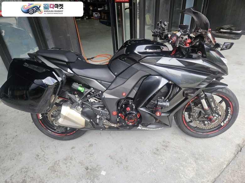 가와사키 Z 1000 SX 2015년식 카와사키 Z1000sx 지숙이 판매합니다.